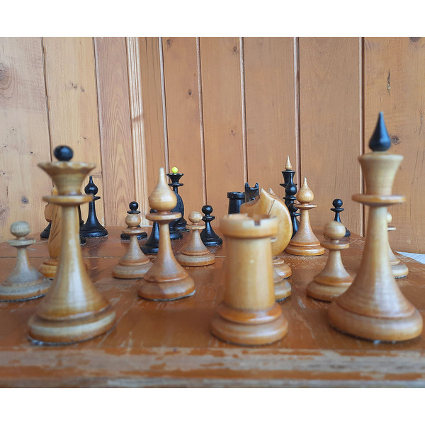 yellow_ball_chess3.jpg