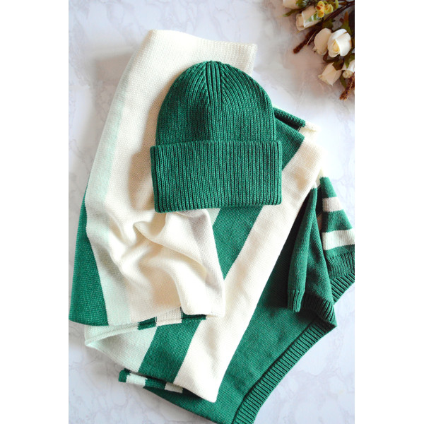 Set-hat-and-scarf-green
