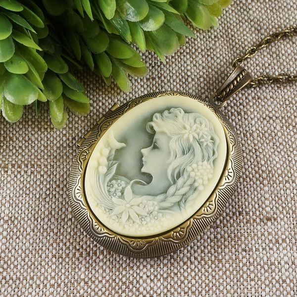 ivory-olive-green-lady-girl-vintage-victorian-epoch-antique-cameo-photo-locket-pendant-necklace-jewelry