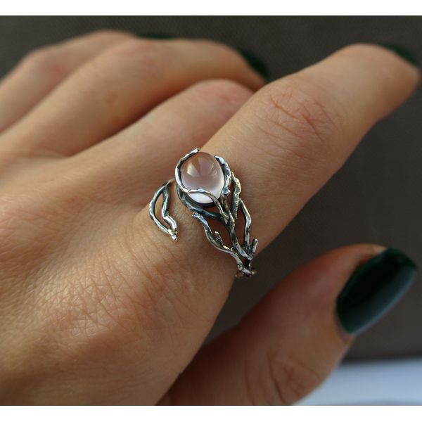 Rose quartz ring