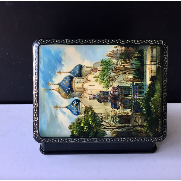 Exclusive decorative jewelry box Russian lacquer miniature Trinity Lavra