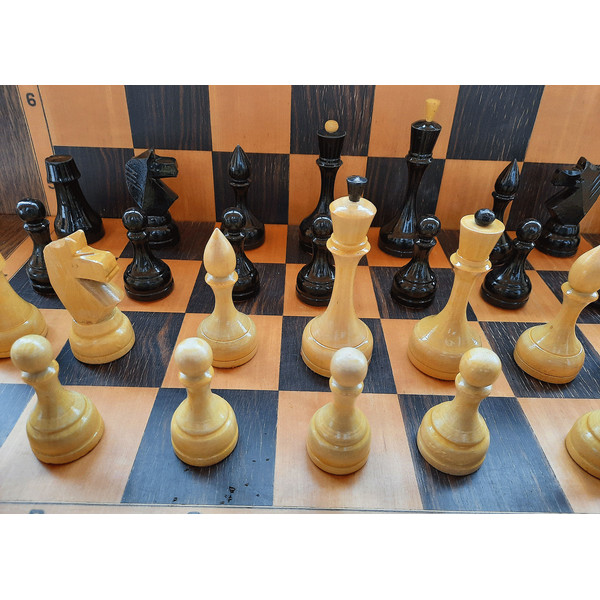 big_large_chessmen2.jpg