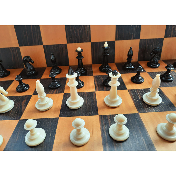 carbolite soviet chessmen set