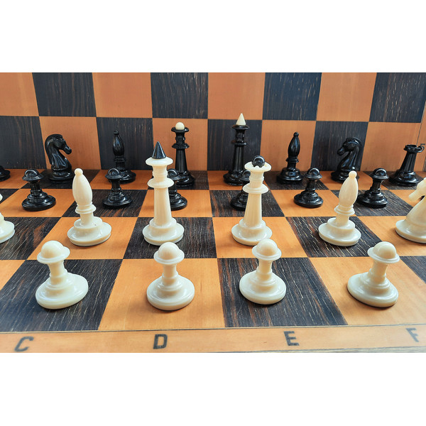 carbolite_chessmen8.jpg
