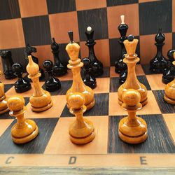 Weighted Soviet tournament chess pieces - 1980s vintage wooden Grandmaster chessmen USSR