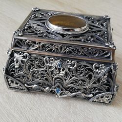 FILIGREE HANDMADE BOX BOX WITH BUTTERFLIES ORIGINAL SOUVENIR JEWELRY BOX FOR JEWELRY GREAT GIFT BOX WITH CZ AND TOPAZ