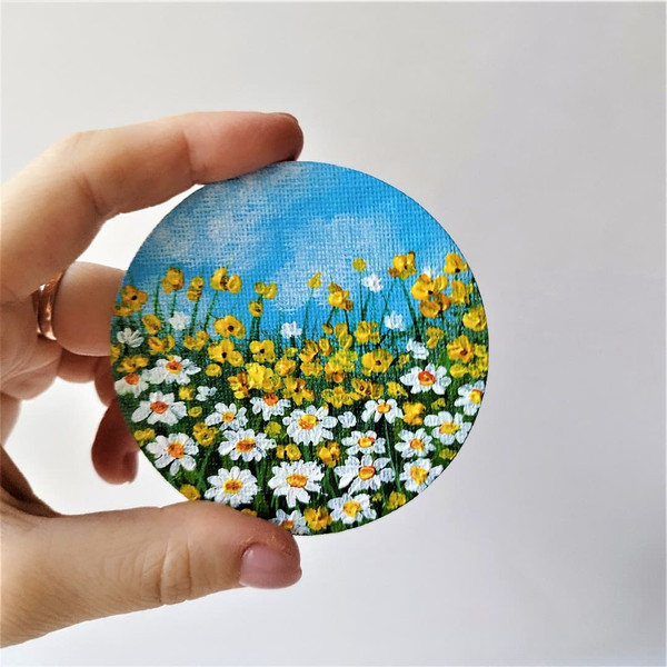 Fridge-magnet-acrylic-painting-landscape-field-of-daisies-and-wildflowers-2.jpg