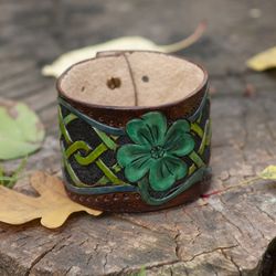 Leather celtic bracelet with four leaf clover, celtic knot bracelet, irish green shamrock, st patrick's day lucky gift