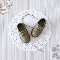 little darling oxford style shoes, olive color doll boots, effner little darling dolls, doll clothing, dolls outfit
