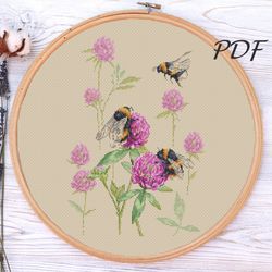 Cross stitch pattern bumblebees in clover - cross stitch pattern design for embroidery pdf