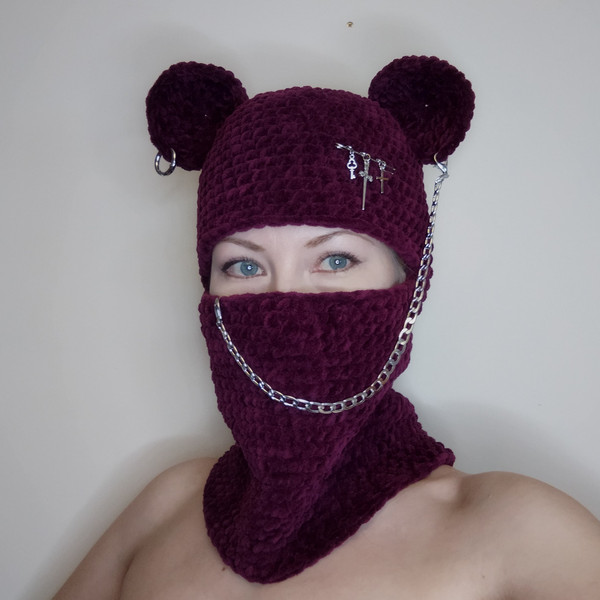 creepy-bear-hat