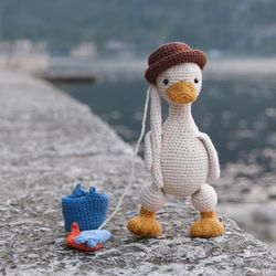 Goose crochet pattern in English, stuffed bird amigurumi
