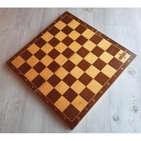 45_cm_board_&_chessmen4.jpg