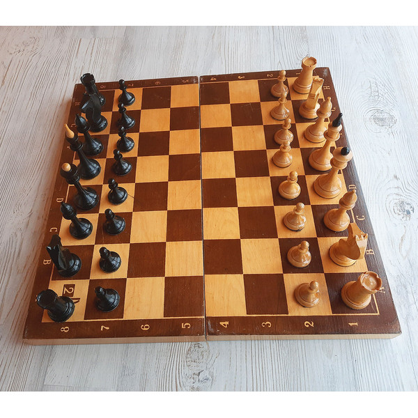 45_cm_board_&_chessmen6.jpg