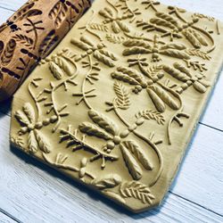 Embossing Rolling Pin, Engraved rolling pin with dragonfly for embossed cookies.