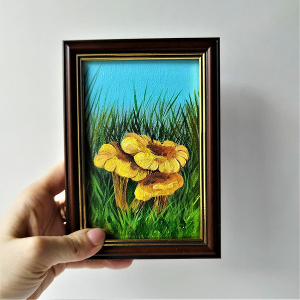 Mushrooms-chanterelles-art-impasto-small-painting-in-a-frame