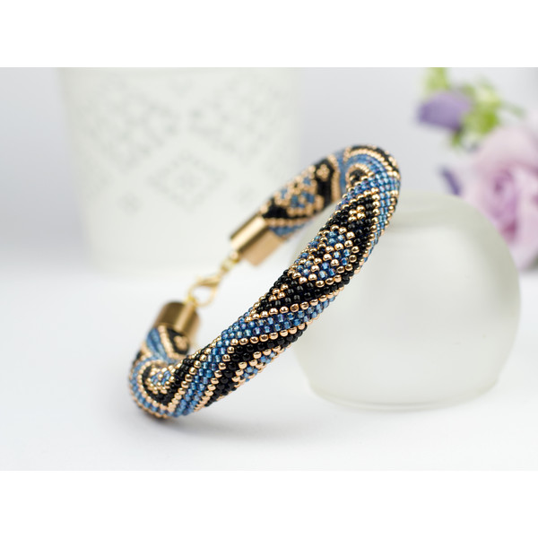 blue bead crochet bracelet