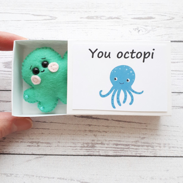 Sea-green-Octopus-plush-in-a-box