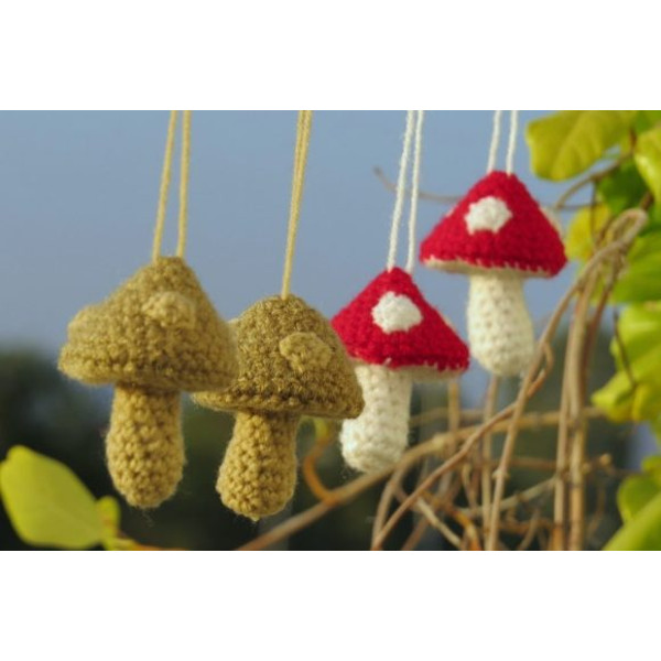 Mushroom-ornament-Graphics-30120189-4-580x387.jpg