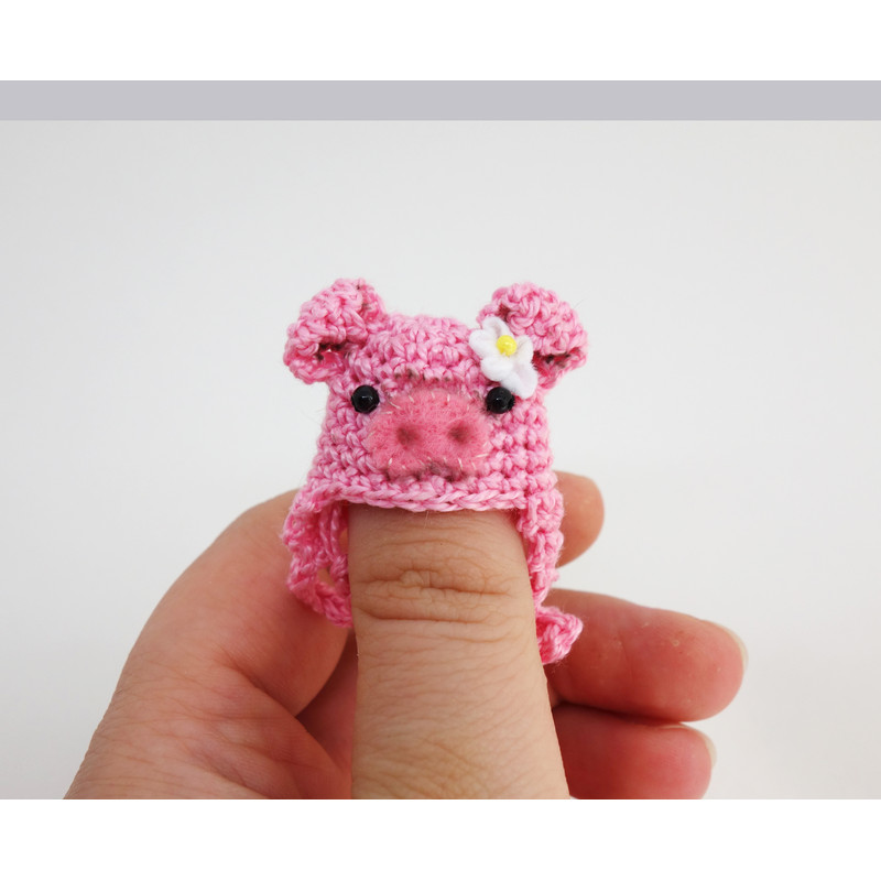 piglet-hat-tiny