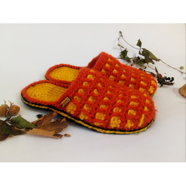 crochet_pattern_slippers.jpg