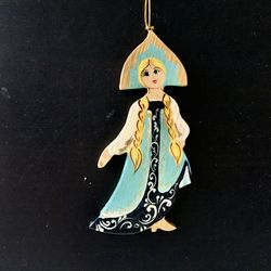 Alyonka Doll in a cocoanut | Traditional Russian toy | Height: 13 cm