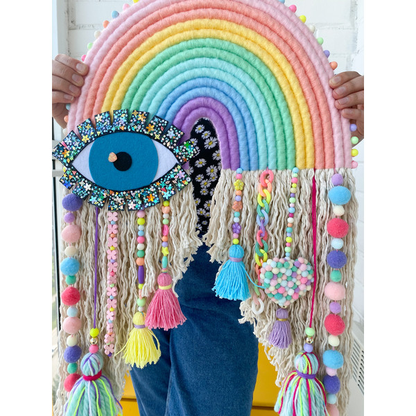 pastel-rainbow-wall-hanging