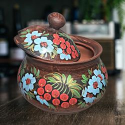 Pottery large casserole 101.44 fl.oz Handmade pot with lid and color pattern