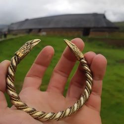 Twisted Bracelet with Odin's Ravens (Huginn and Muninn)