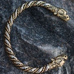 Twisted Bracelet with Norse Dragon heads