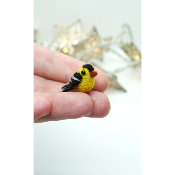 needle-felted-goldfinch