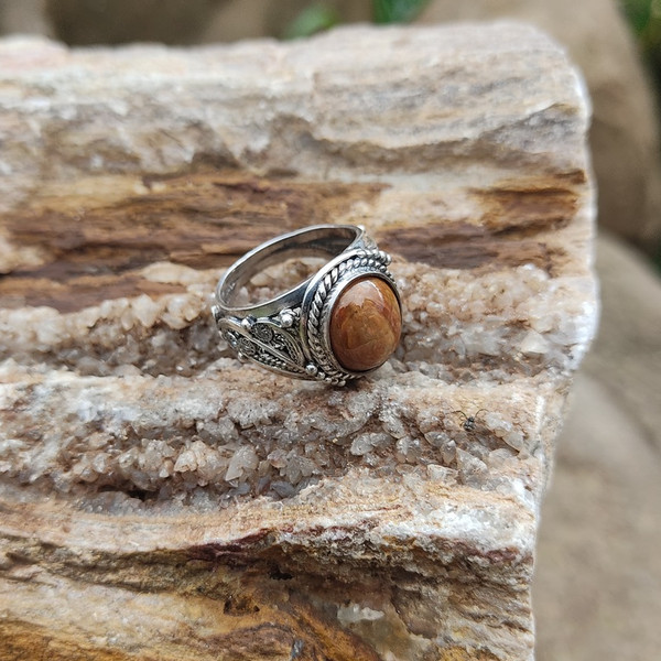 AGATE IN SILVER STERLING RING