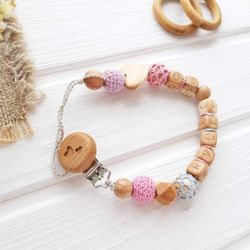 Personalised dummy clip for girl pink - wood pacifier clip with name - wooden binky clip - Schnullerkette mit Namen