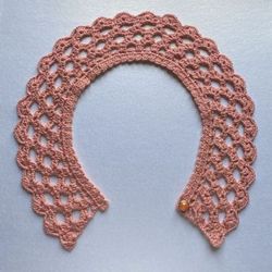 Cute crochet collar. Color: coral