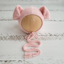 Pig newborn bonnet knitting pattern