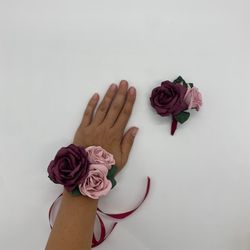 Burgundy and dusty pink corsage and boutonniere set. Prom corsage and boutonniere set. Wedding boutonniere.