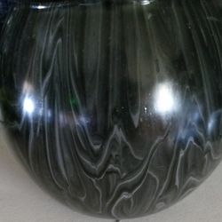 pour painting with vase black and grey