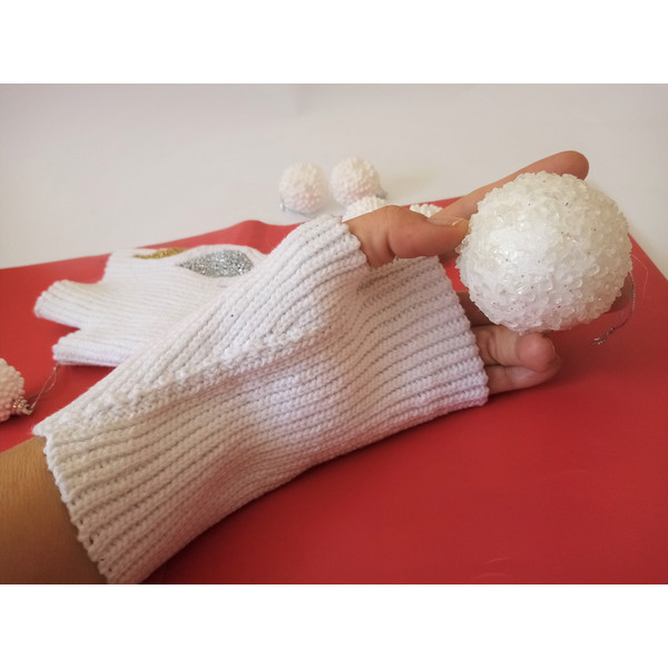 crochet fingerless gloves.jpg