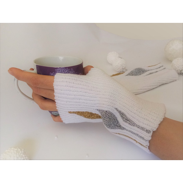 crochet pattern fingerless gloves.jpg