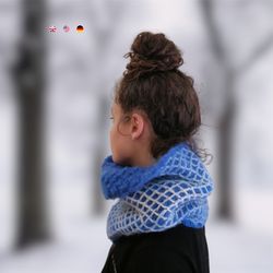 Reversible Infinity scarf. Crochet pattern