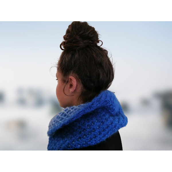 Reversible scarf.png