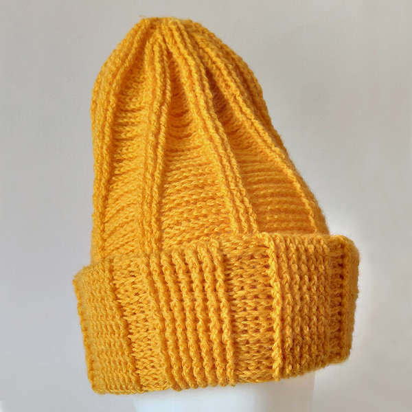 shaped ribbed crochet hat