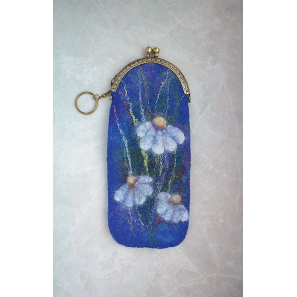 Glasses case with chamomile flowers (2).JPG