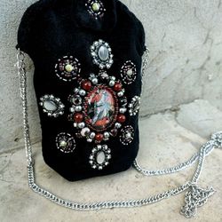 Velvet handbag "George the Victorious" in the Renaissance style