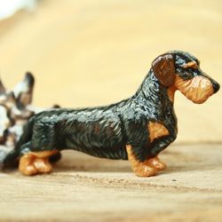 Brooch figurine Wire-haired boar dachshund - brooch or dog show ring clip/number holder, cast plastic, hand-painted