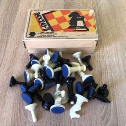 Soviet plastic white black chess pieces set vintage Odessa box