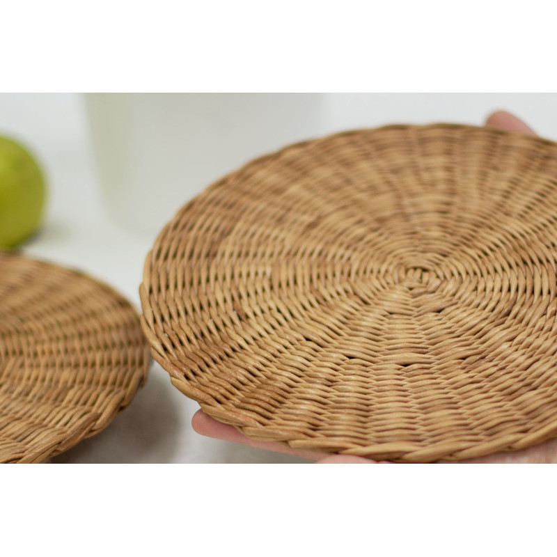 round wicker placemats