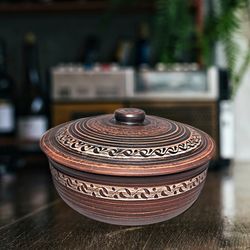 Pottery baking dish with lid diameter 9.84 inch Handmade red clay Clay casserole