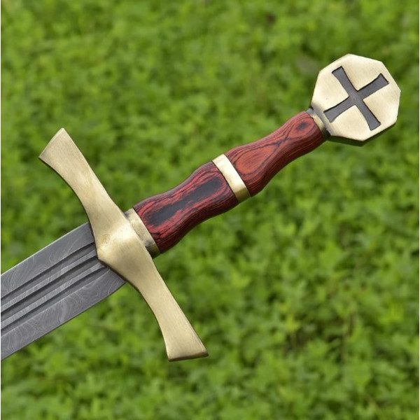 Holy Knight Descendant Damascus Steel Templar Sword - Collectible Hand F (2).jpg