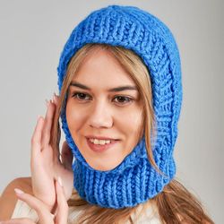 Knitted balaclava. Bulky wool. Blue color